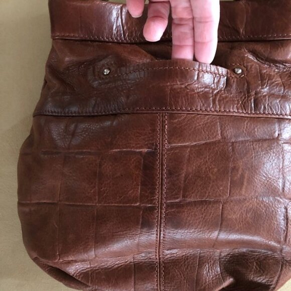 B. Makowsky Crocodile Embossed Brown Leather Crossbody Purse - Picture 4 of 10